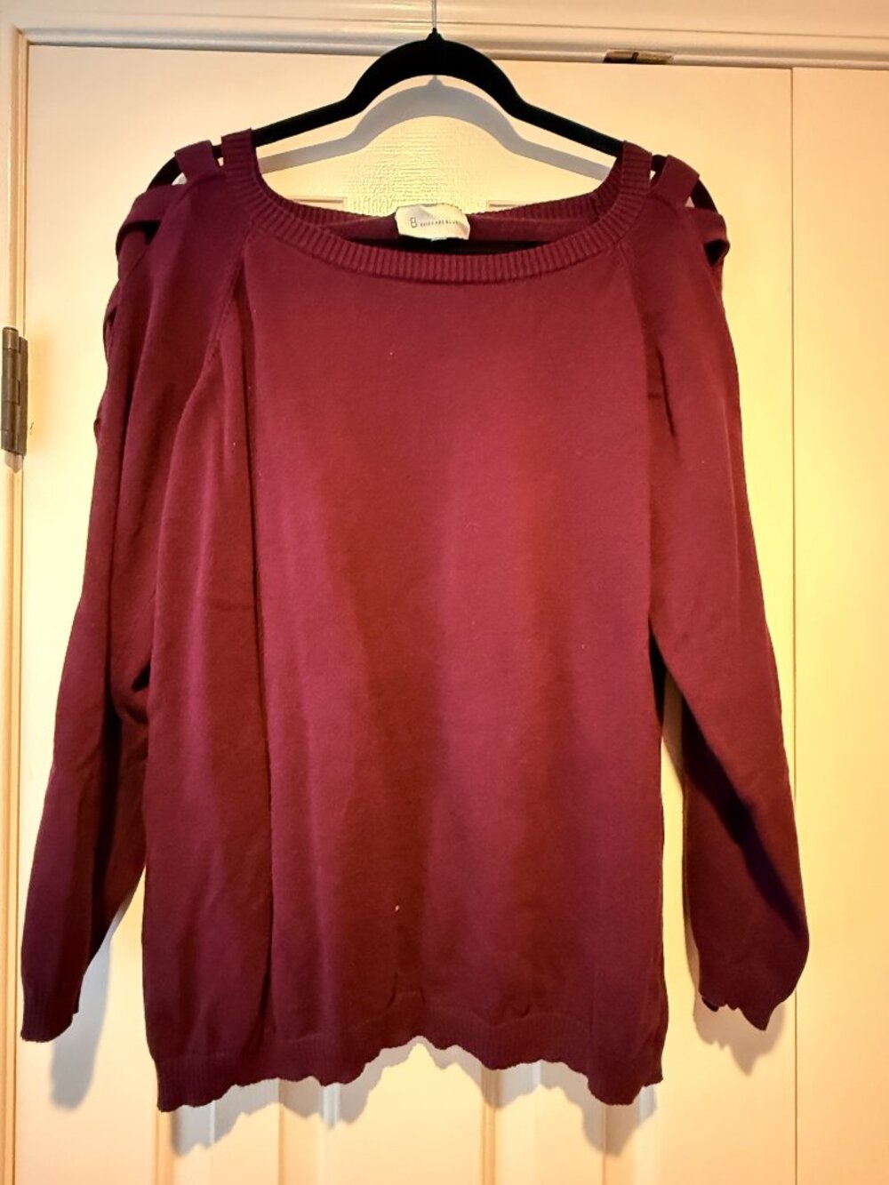 Skies Are Blue 1X Plum Burgundy Lattice Cutout Sleeve Sweater